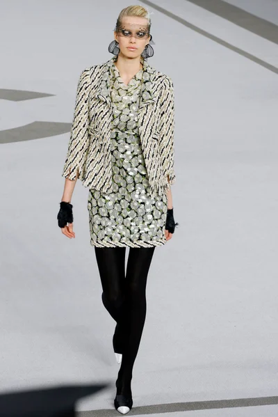 Look 2